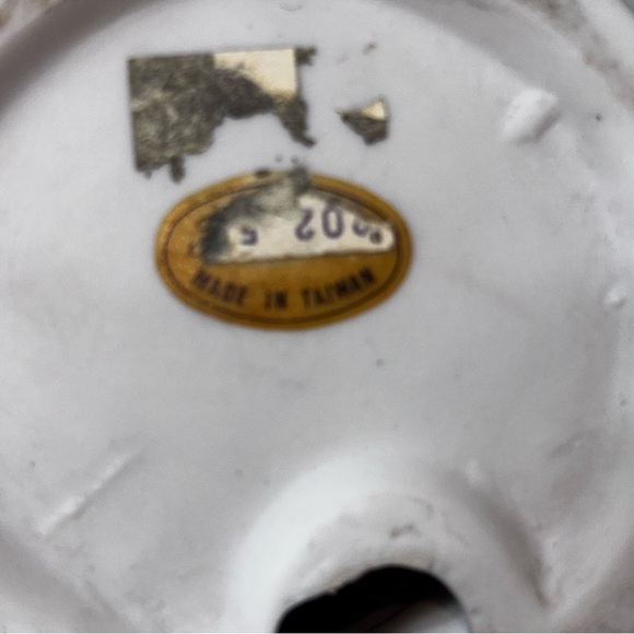 Vintage Figurine Set - Brown and Green Couple - Picture 12 of 13